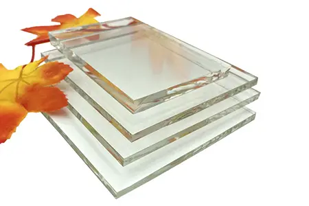 सफेद शीशा लगाने के मुख्य बिंदु और सुरक्षा दिशानिर्देश समझाते हुए